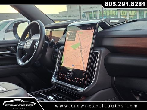 Used 2025 GMC Yukon XL Denali image 16