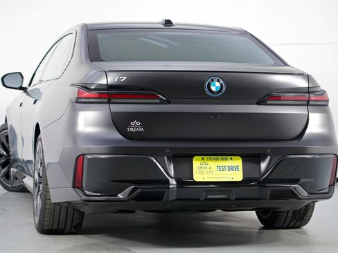 Used 2023 BMW i7 xDrive60 w/ Parking Assistance Package image 6