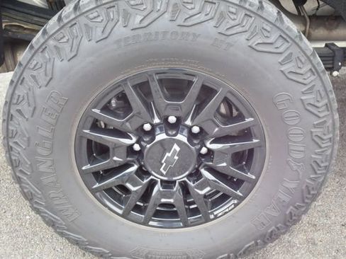 Used 2025 Chevrolet Silverado 2500 ZR2 w/ Technology Package AWD/4WD image 55