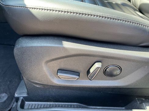 Used 2024 Ford Edge SEL image 13