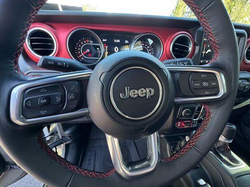 Used 2022 Jeep Gladiator Rubicon w/ LED Lighting Group AWD/4WD image 13