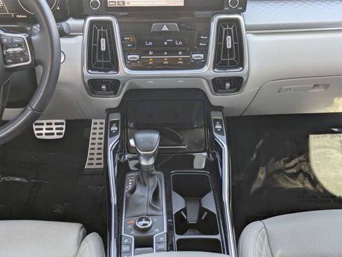 Used 2023 Kia Sorento SX image 20