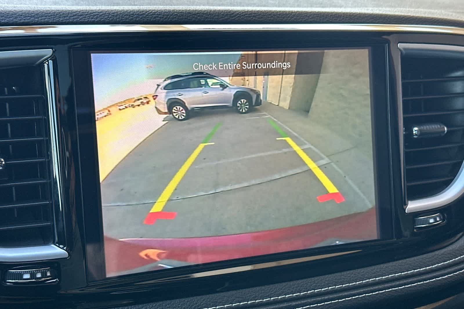 Used 2025 Chrysler Pacifica Limited FWD image 20