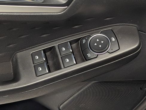 Used 2020 Ford Escape SE image 18