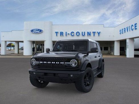 New 2025 Ford Bronco Outer Banks image 2