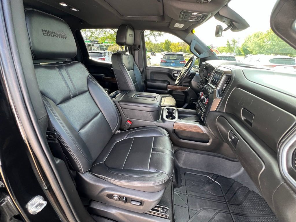 Used 2021 Chevrolet Silverado 1500 High Country w/ Technology Package AWD/4WD image 28