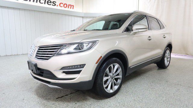 Used 2017 Lincoln MKC Select w/ Select Plus Package AWD/4WD image 2