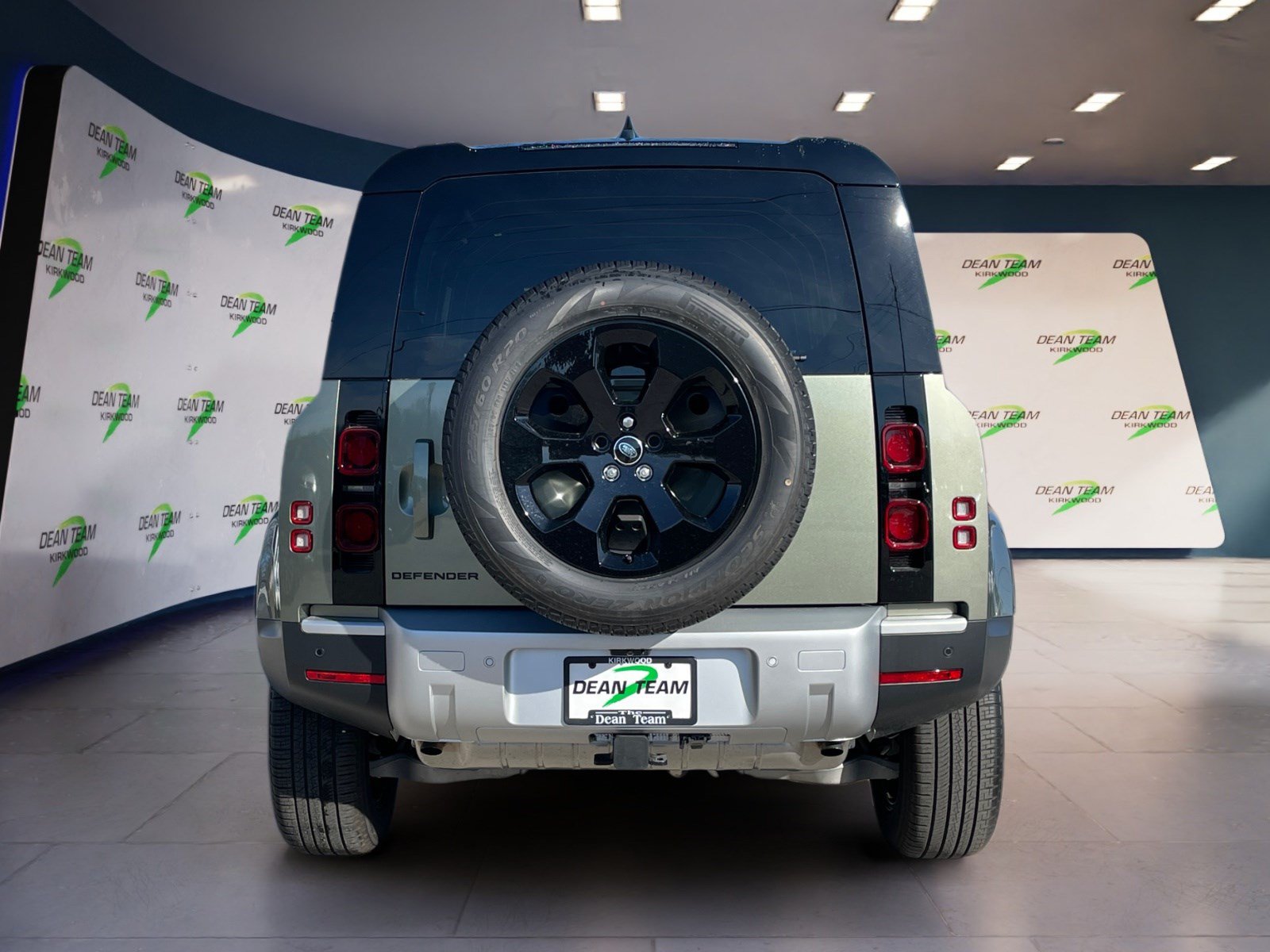 Used 2025 Land Rover Defender 110 S AWD/4WD image 8
