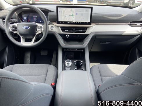 Used 2025 Ford Explorer Active AWD/4WD image 13