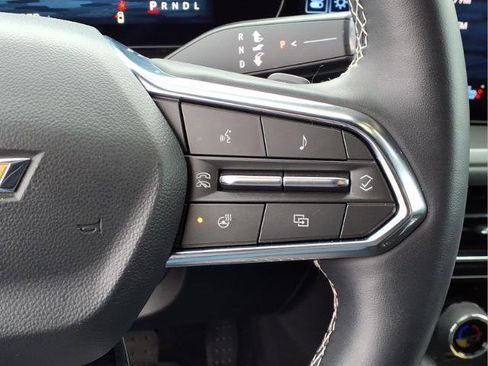 Used 2025 Chevrolet Traverse LT w/ Sun and Wheel Package image 16