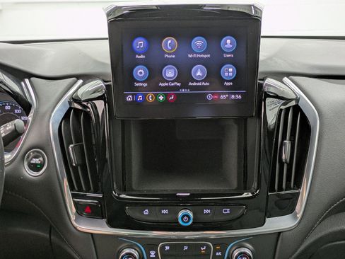 Used 2022 Chevrolet Traverse LT image 8