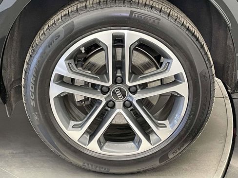 Certified 2025 Audi Q5 Premium w/ Convenience Package image 12