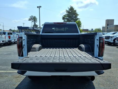 New 2026 GMC Sierra 2500 AT4 w/ AT4 Premium Plus Package AWD/4WD image 7