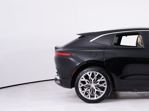 Used 2023 Aston Martin DBX AWD/4WD image 14