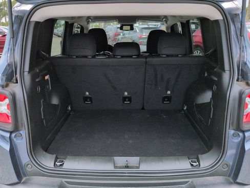 Used 2023 Jeep Renegade Trailhawk w/ Trailer Tow Group AWD/4WD image 13