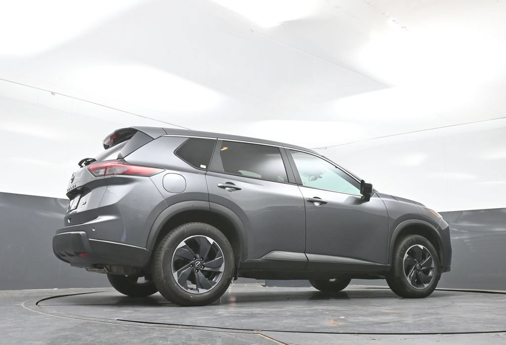 Used 2024 Nissan Rogue SV FWD image 48
