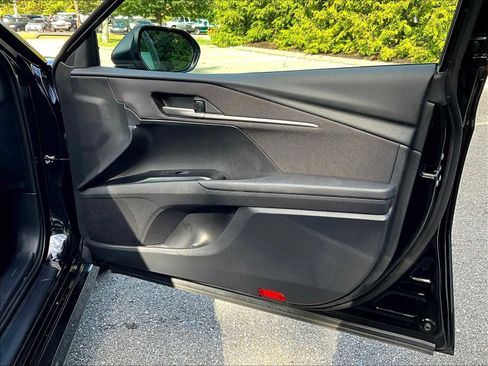 Used 2025 Toyota Camry LE image 12