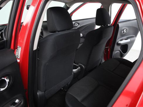 Used 2014 Nissan Juke S FWD image 31
