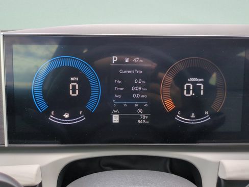 Certified 2025 Hyundai Tucson SEL FWD image 21