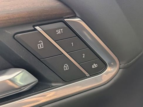 Used 2025 GMC Sierra 2500 Denali Ultimate image 11