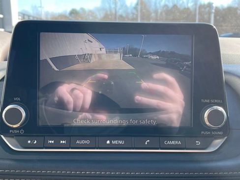 Used 2023 Nissan Rogue SV w/ SV Premium B Package image 13