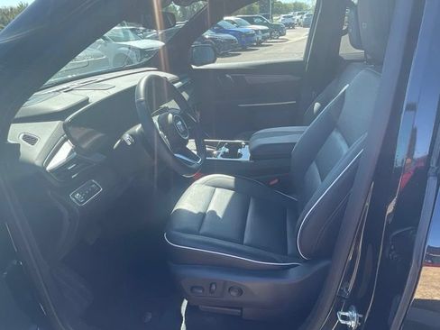 Used 2025 Buick Enclave Sport Touring FWD image 10
