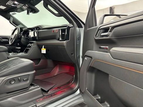 New 2026 GMC Sierra 1500 AT4 w/ AT4 Premium Package AWD/4WD image 34