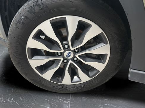 Used 2025 Subaru Outback Limited AWD/4WD image 35