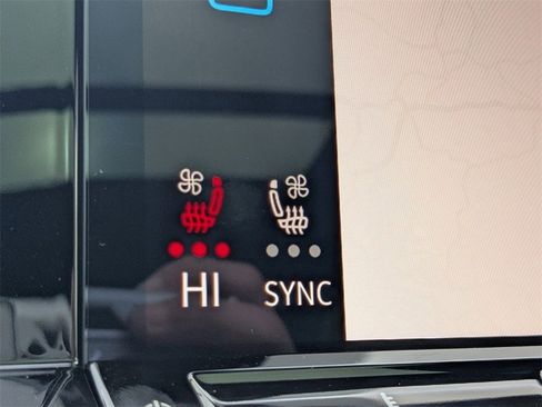 New 2026 Volkswagen Atlas Cross Sport SE image 31