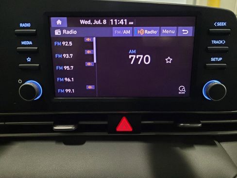 Used 2022 Hyundai Elantra SE w/ Winter Weather Package FWD image 25