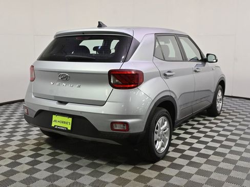 Used 2021 Hyundai Venue SE image 6