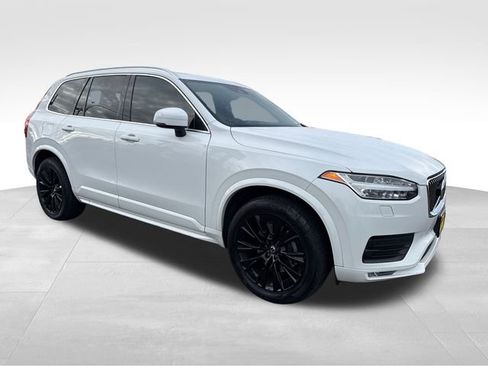 Used 2021 Volvo XC90 T6 Momentum w/ Climate Package image 1