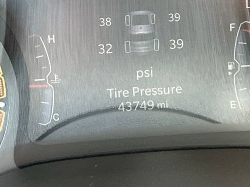 Used 2024 Jeep Compass Latitude AWD/4WD image 29