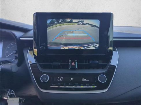 Used 2025 Toyota Corolla LE FWD image 19