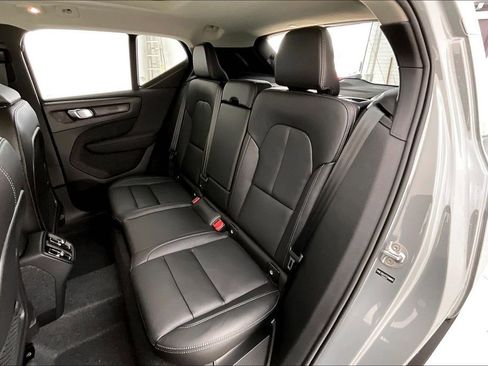 New 2026 Volvo XC40 B5 Core w/ Climate Package image 27