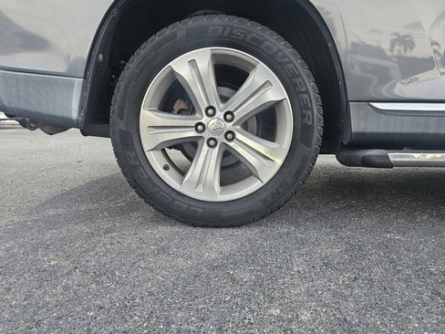 Used 2013 Toyota Highlander Limited image 20