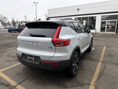 Used 2021 Volvo XC40 T5 R-Design w/ Climate Package image 5