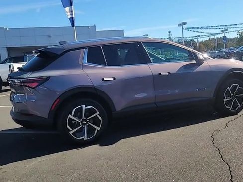 New 2026 Chevrolet Equinox EV LT image 8