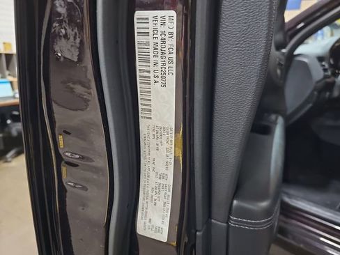 Used 2024 Dodge Durango SXT w/ SXT Blacktop Group image 32