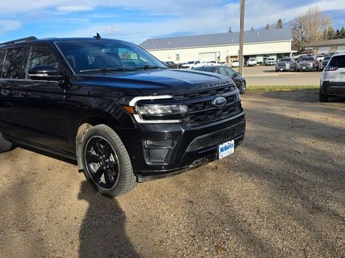 Used 2022 Ford Expedition Max Limited image 4