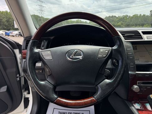 Used 2011 Lexus LS 460 w/ Comfort Pkg RWD image 3