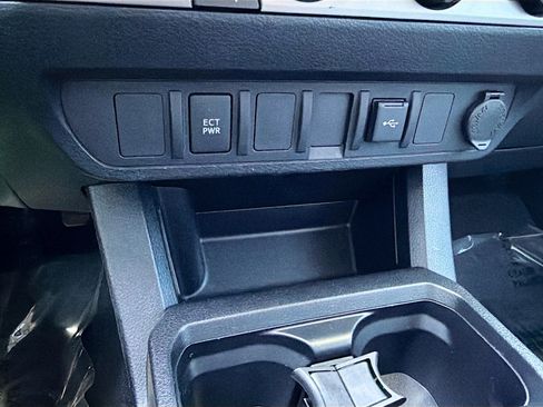 Used 2021 Toyota Tacoma SR5 w/ SR5 Appearance Package (SM) image 26