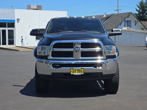 Used 2016 RAM 2500 Tradesman w/ Chrome Appearance Group AWD/4WD image 3