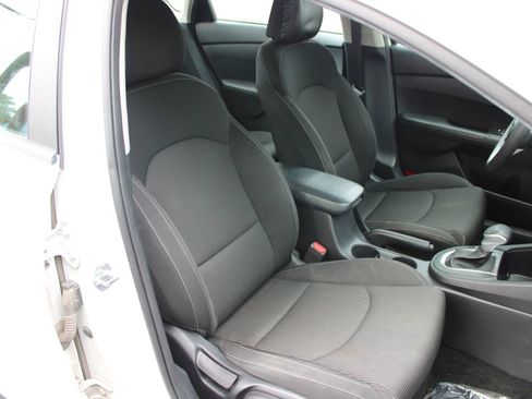 Used 2021 Kia Forte LXS FWD image 17