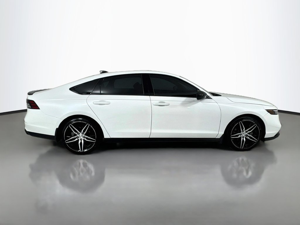 Used 2024 Honda Accord Sport image 9