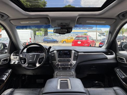 Used 2018 GMC Yukon Denali w/ Open Road Package AWD/4WD image 17