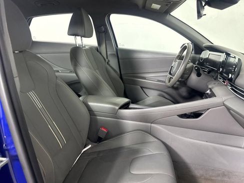 Used 2021 Hyundai Elantra SEL w/ Convenience Package FWD image 9