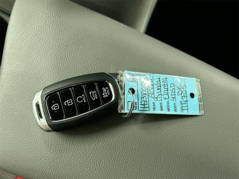 Used 2023 Hyundai Elantra SEL image 12
