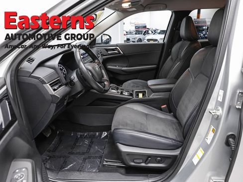 Used 2024 Mitsubishi Outlander SE FWD image 14