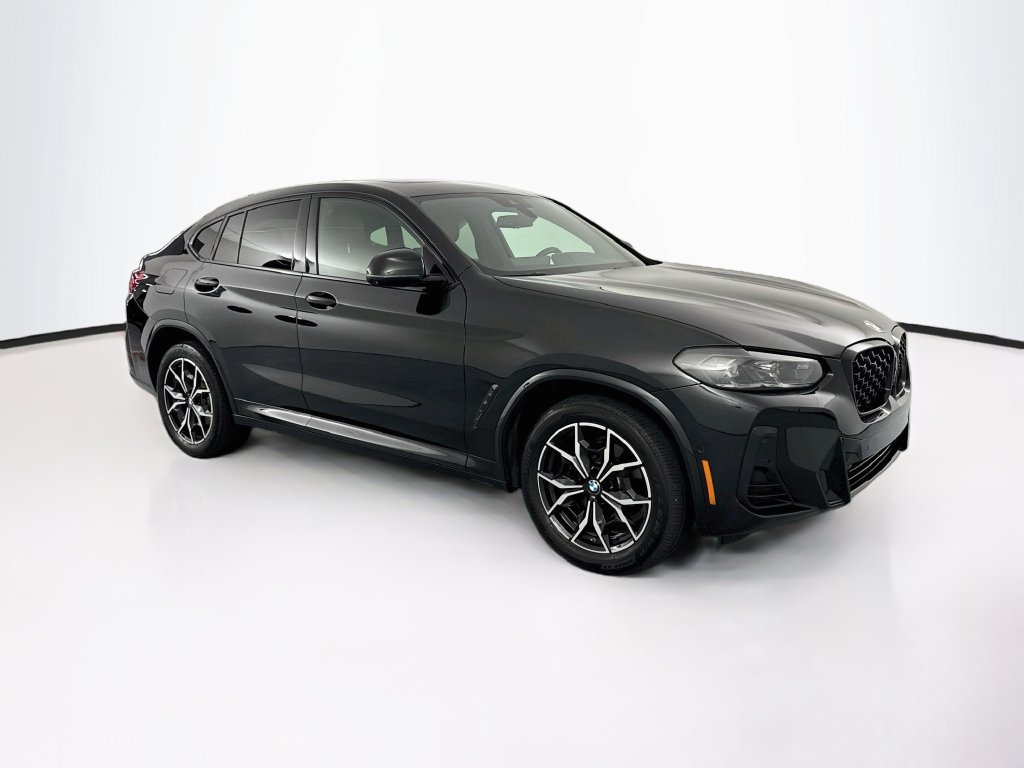 Used 2023 BMW X4 xDrive30i w/ M Sport Package AWD/4WD image 3